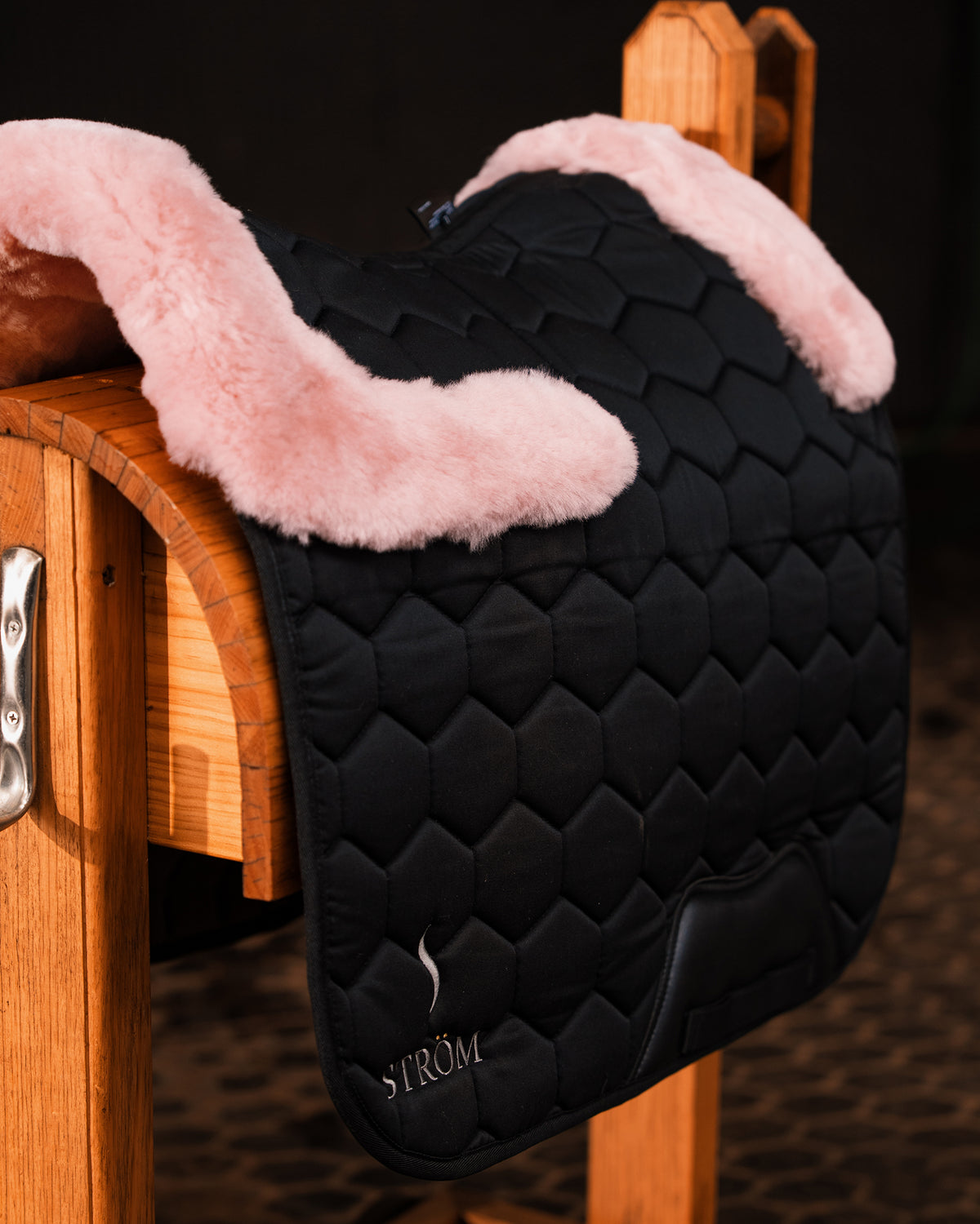 Saddle Pad Edge Sheepskin Trim - Blush