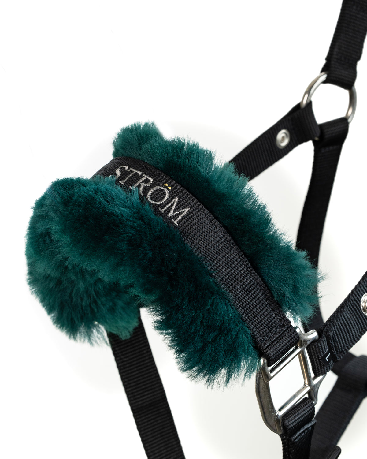 Close up of the Forest sheepskin padding on the Ström Switch headcollar