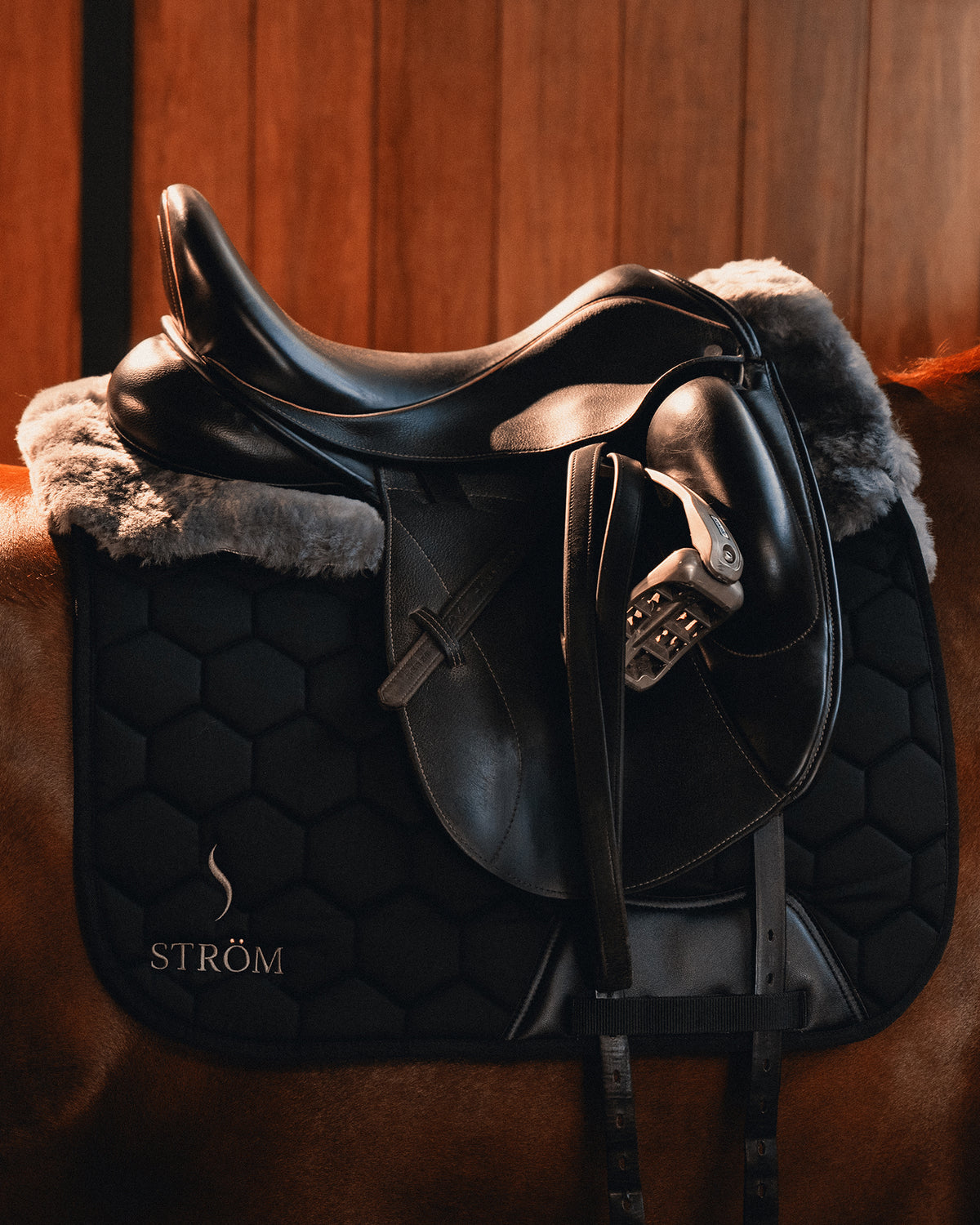 Ström Switch Full Fur Saddle Pad - Stone