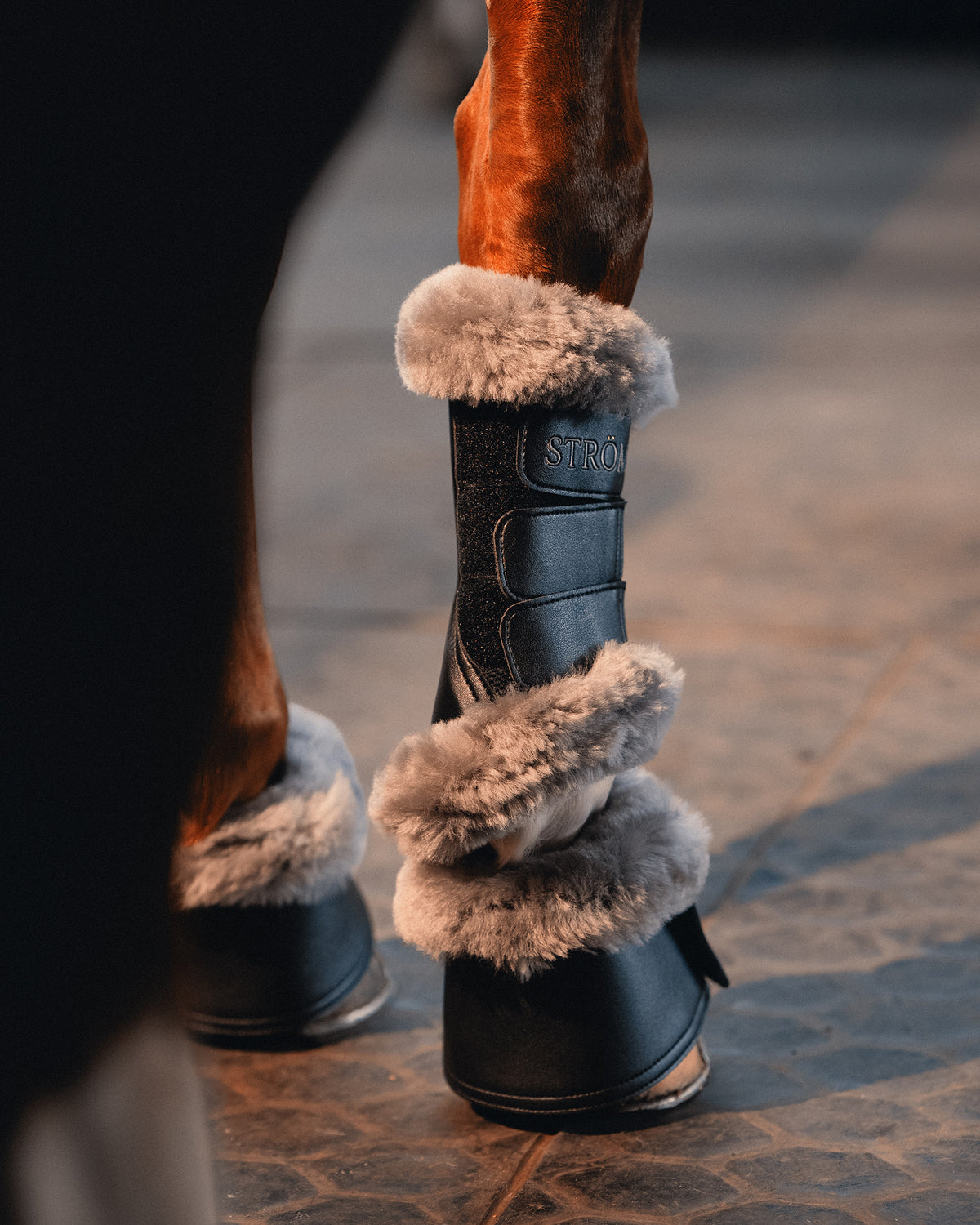 Ström Switch Bell Boots - Stone